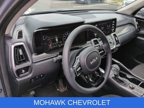 Used 2023 Kia Sorento LX AWD/4WD image 8