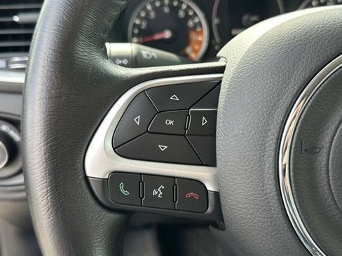 Used 2016 Jeep Renegade Latitude image 26