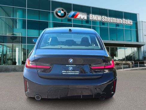 Certified 2023 BMW 330i 330i w/ M Sport Package image 10