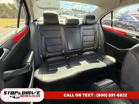 Used 2014 Volkswagen Jetta SE image 16