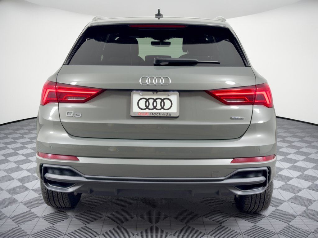 Used 2024 Audi Q3 2.0T Premium AWD/4WD image 11