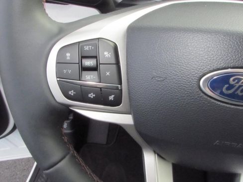 New 2026 Ford Explorer Active w/ Active Comfort Package image 32