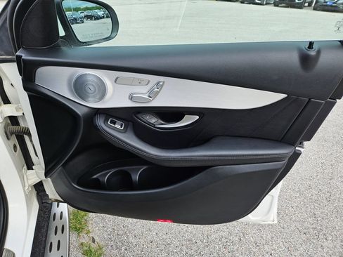 Used 2019 Mercedes-Benz GLC 300 4MATIC image 32