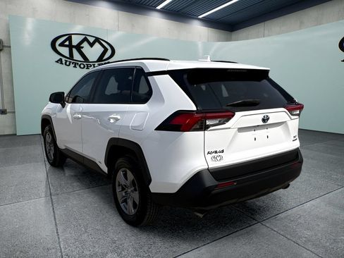 Used 2022 Toyota RAV4 XLE AWD/4WD image 5