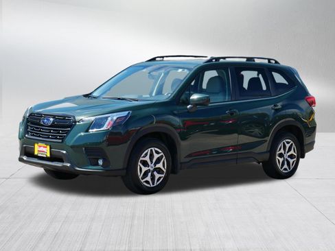 Used 2024 Subaru Forester Premium AWD/4WD image 3