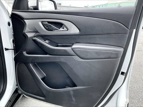 Used 2023 Chevrolet Traverse LT FWD image 12