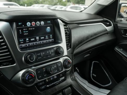 Used 2019 Chevrolet Suburban LT RWD image 23