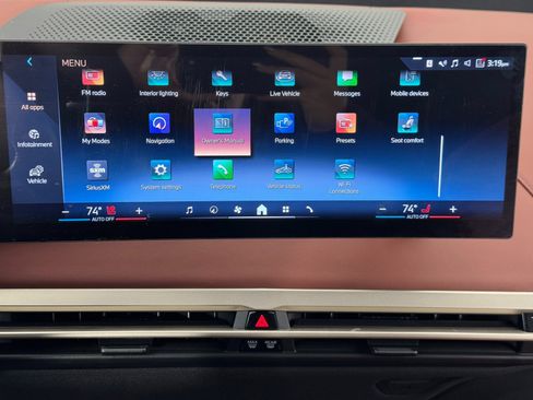 Used 2024 BMW iX xDrive50 w/ Premium Package image 27