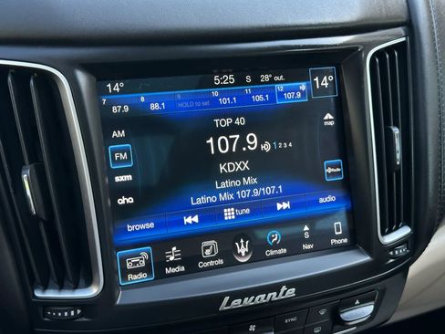 Used 2017 Maserati Levante AWD/4WD image 39