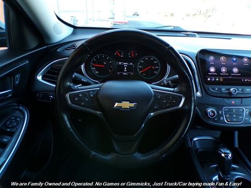 Used 2019 Chevrolet Malibu LT w/ Leather Package image 13