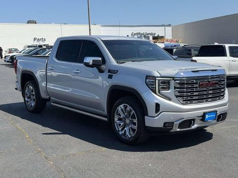 Used 2022 GMC Sierra 1500 Denali w/ Technology Package AWD/4WD image 1