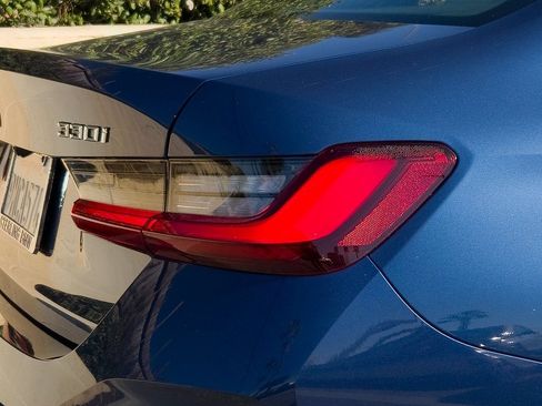 Used 2023 BMW 330i Sedan w/ Convenience Package image 7