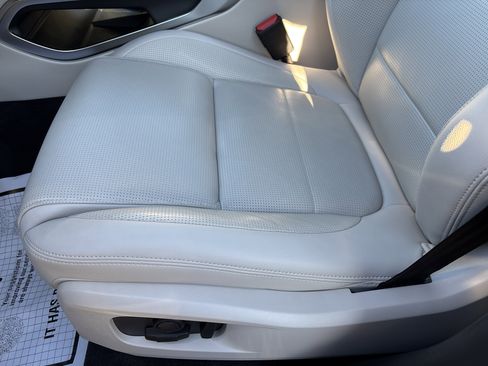 Certified 2025 Jaguar F-PACE R-Dynamic S image 16