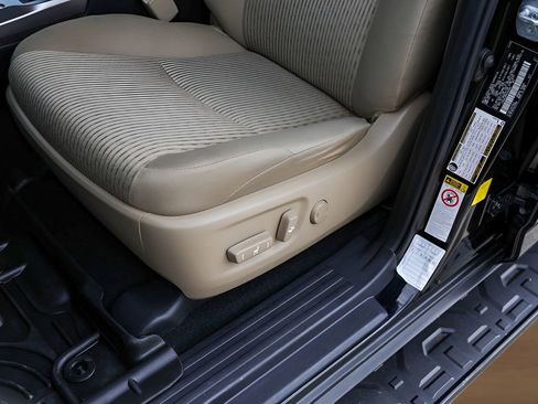 Used 2019 Toyota 4Runner SR5 AWD/4WD image 8