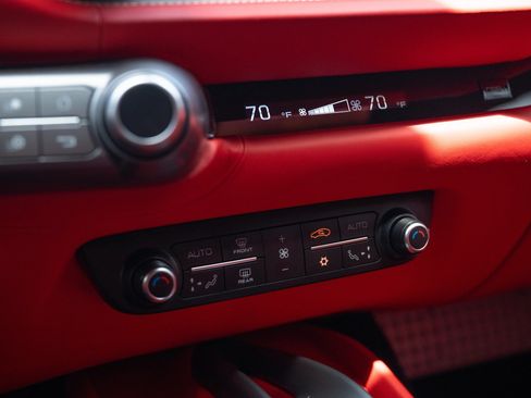 Used 2022 Ferrari 812 GTS RWD image 40