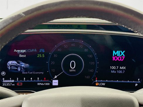 Used 2023 Cadillac Escalade Luxury image 9