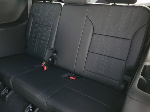 New 2026 Buick Enclave Avenir w/ Super Cruise Package FWD image 8