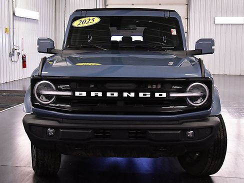 Used 2025 Ford Bronco Outer Banks image 2