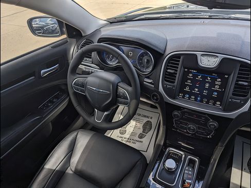 Used 2023 Chrysler 300 Touring L w/ Popular Equipment Group RWD image 25
