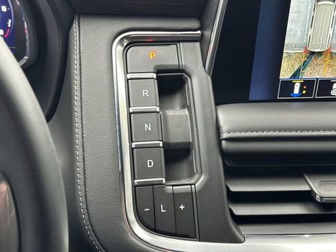 Used 2023 Chevrolet Tahoe Z71 w/ Z71 Off-Road Package image 18