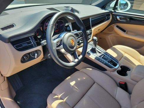 Certified 2021 Porsche Macan AWD/4WD image 23