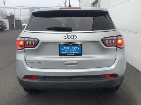 Used 2025 Jeep Compass Sport image 5