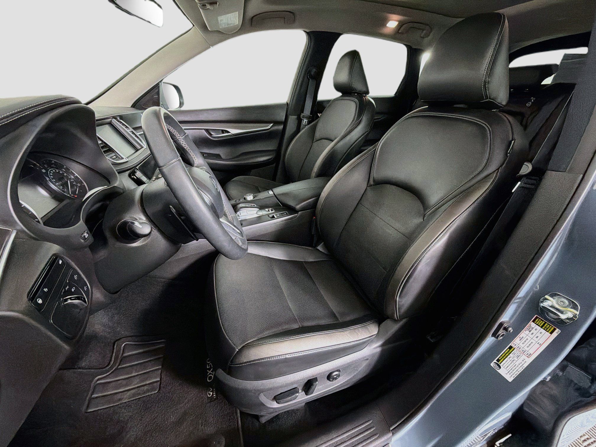 Used 2023 INFINITI QX50 Luxe FWD image 13