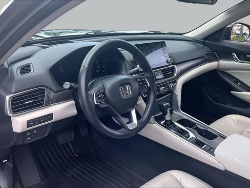 Used 2018 Honda Accord Touring image 18