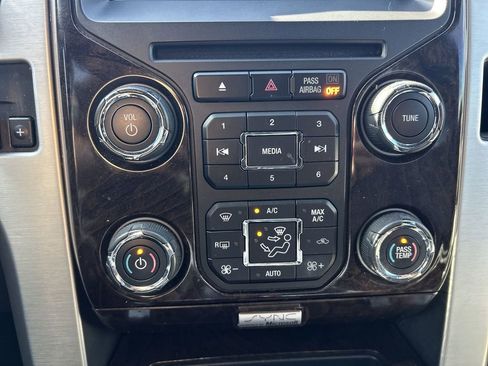 Used 2014 Ford F150 Platinum AWD/4WD image 22