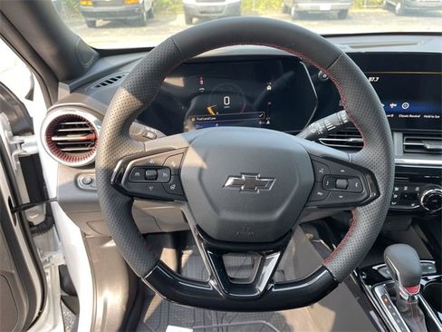 New 2025 Chevrolet Trax RS w/ Sunroof Package image 14