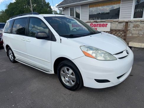 Used 2006 Toyota Sienna LE image 2