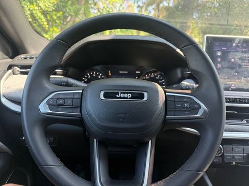 Used 2024 Jeep Compass Latitude AWD/4WD image 21