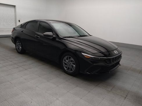 Used 2024 Hyundai Elantra SEL FWD image 11
