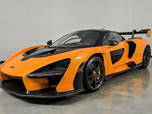 Used 2019 McLaren Senna RWD image 9