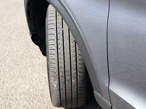 Used 2022 Ford Explorer XLT image 39