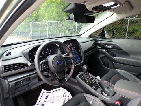 Used 2024 Subaru Crosstrek 2.5i Limited w/ Crosstrek Mirror Package AWD/4WD image 11