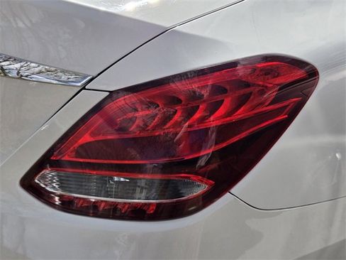 Used 2018 Mercedes-Benz C 300 Sedan image 9