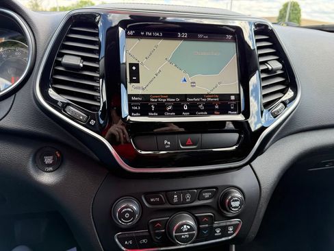 Used 2019 Jeep Cherokee Limited AWD/4WD image 14