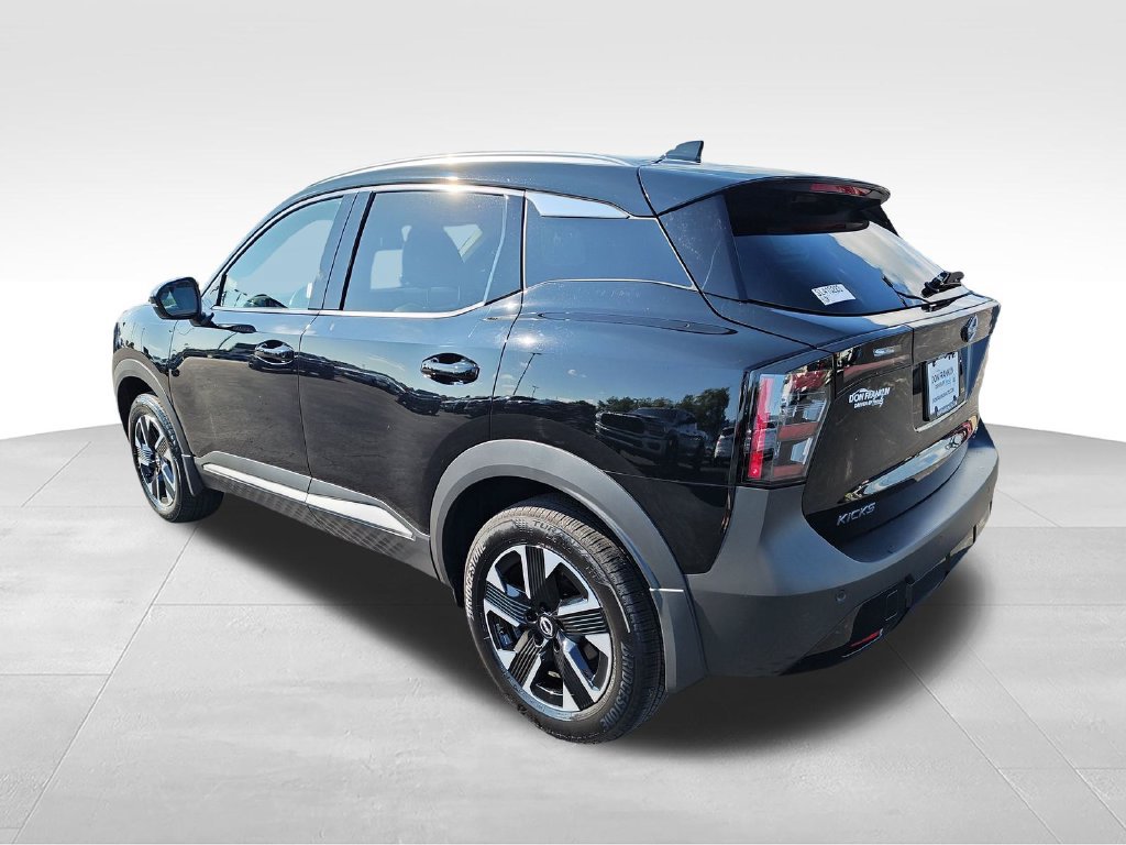 Used 2025 Nissan Kicks SR AWD/4WD image 4