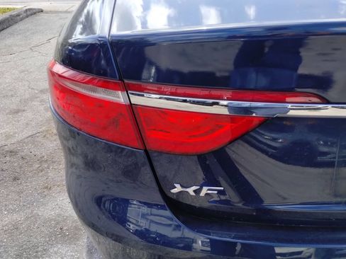 Used 2017 Jaguar XF Premium RWD image 30