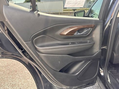 Used 2020 GMC Terrain Denali w/ Denali Premium Package AWD/4WD image 19