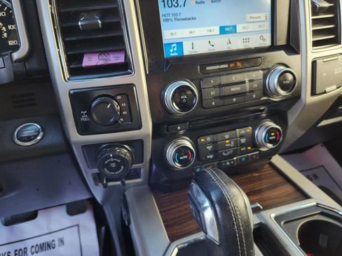 Used 2017 Ford F150 Lariat w/ Equipment Group 502A Luxury AWD/4WD image 14