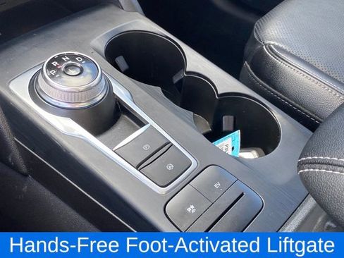 Used 2022 Ford Escape SEL w/ Technology Package image 12