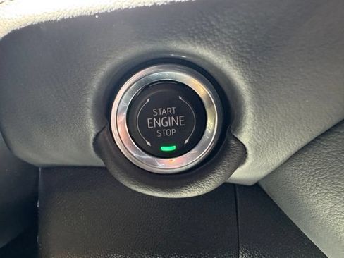 Used 2025 Chevrolet Suburban High Country AWD/4WD image 18