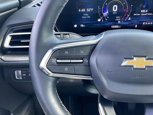 Used 2025 Chevrolet Traverse LT image 18