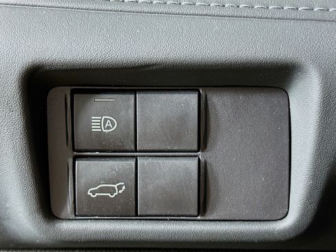 Used 2022 Toyota Highlander XLE image 17