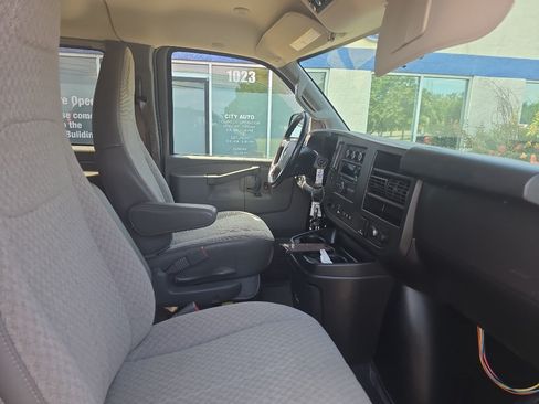 Used 2019 Chevrolet Express 3500 LS RWD image 10