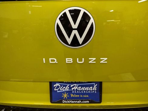 New 2025 Volkswagen ID. Buzz Pro S Plus image 16