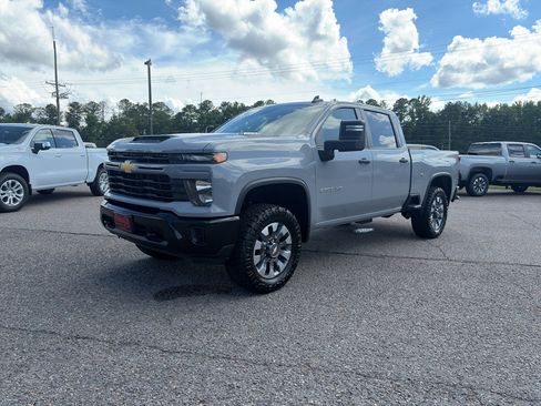 Used 2024 Chevrolet Silverado 2500 Custom w/ Custom Convenience Package AWD/4WD image 7