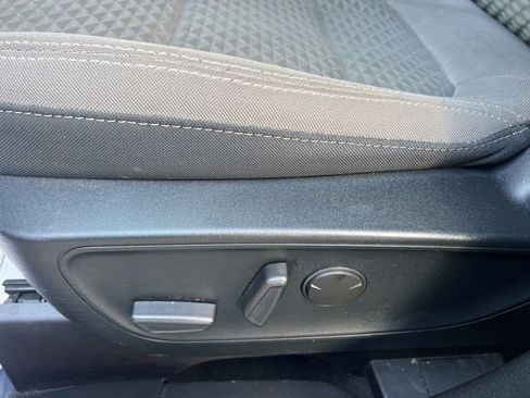 Used 2020 Ford Escape SE image 21